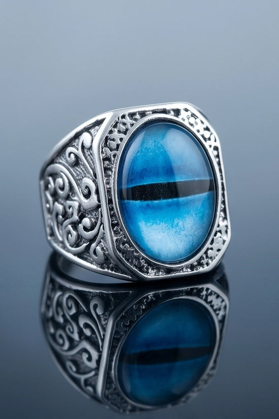 Vintage Sterling Silver Celtic Blue Eagle's Eye Ring