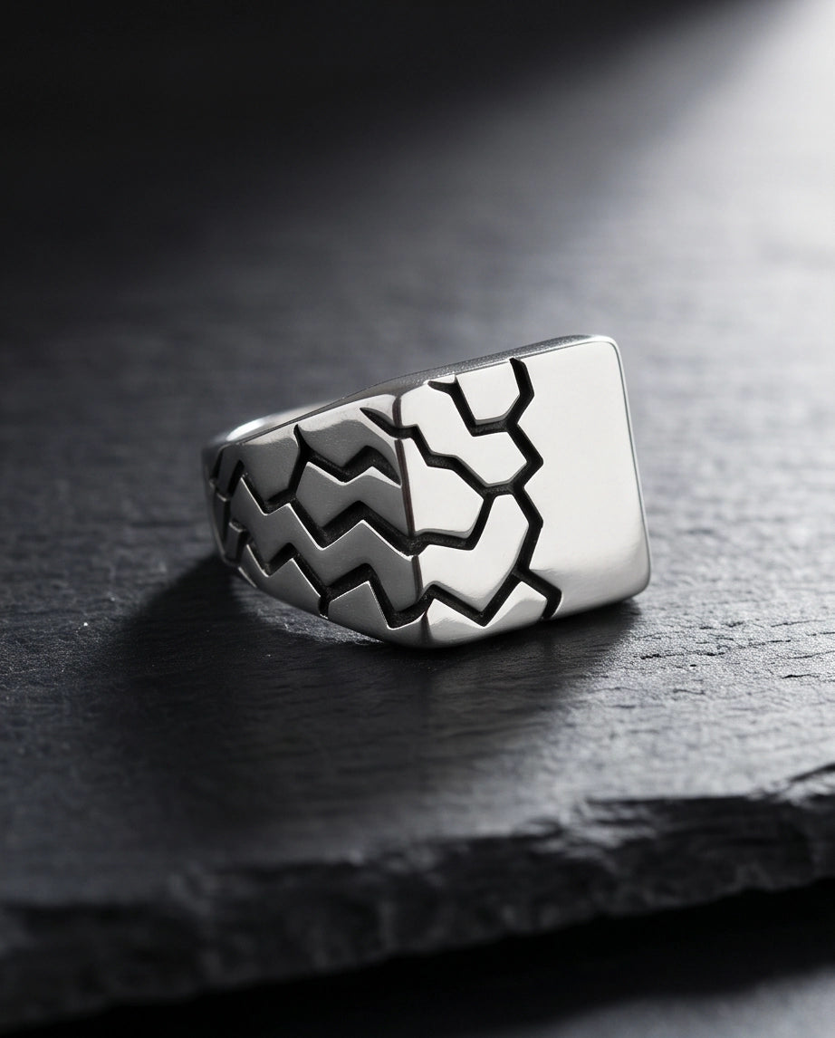 Fractured Asymmetric Signet Ring