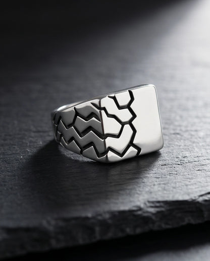 Fractured Asymmetric Signet Ring