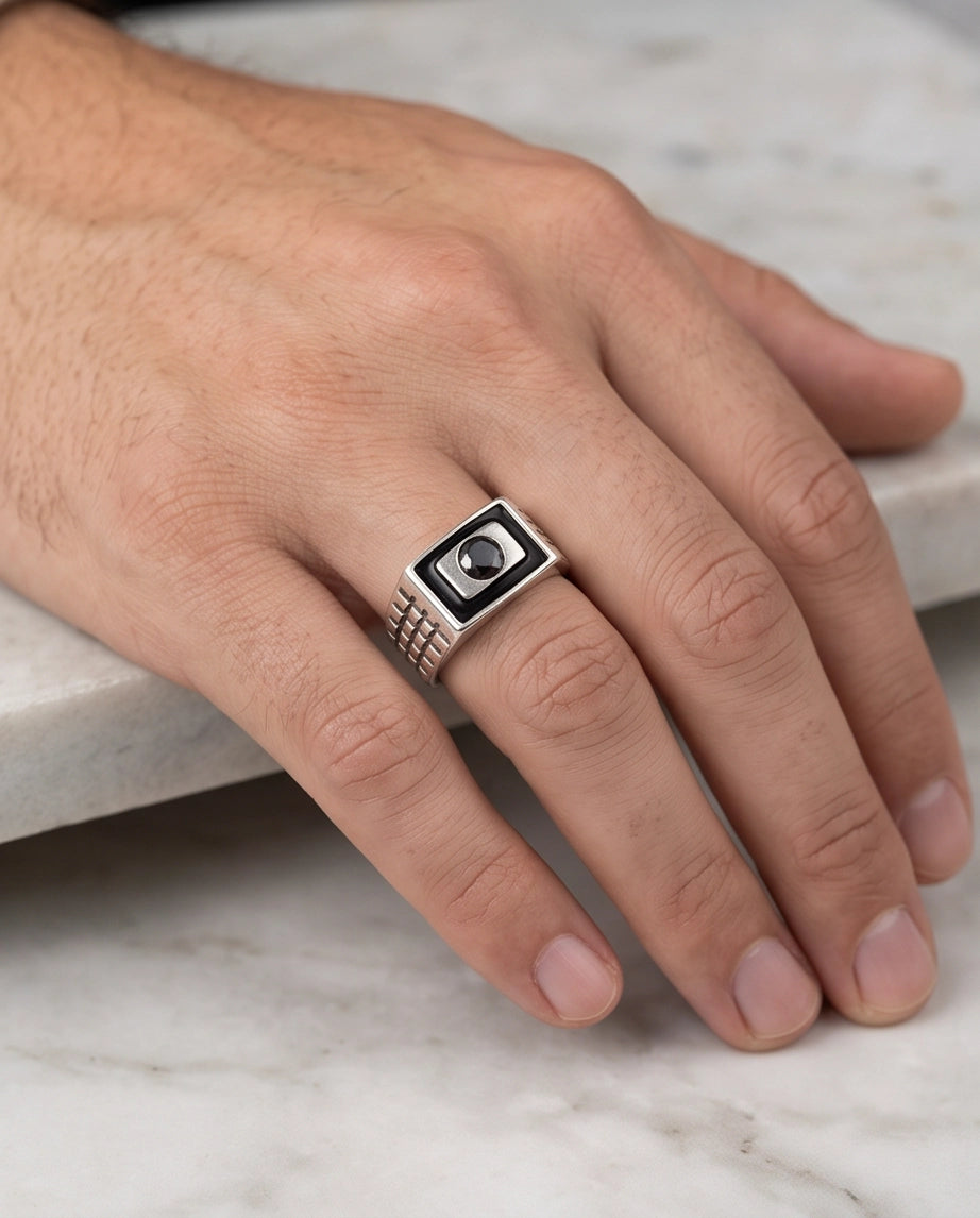 Brilliant Round Faceted Black Onyx-Inlay Grid-Shoulder Silver Ring
