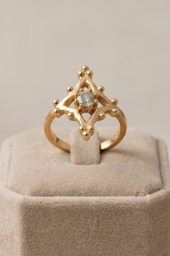 Vintage Gold Geometric Lattice Solitaire Ring
