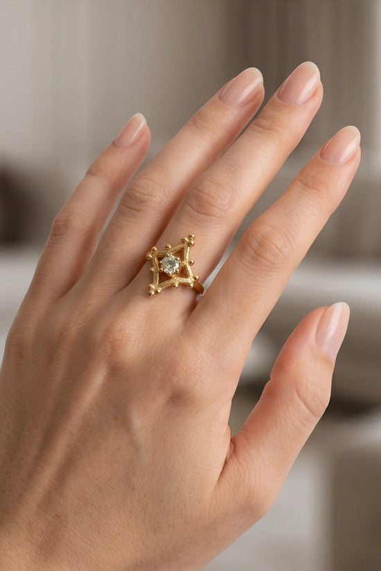 Vintage Gold Geometric Lattice Solitaire Ring