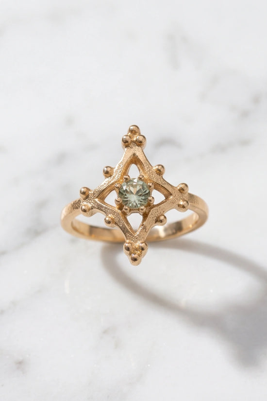 Vintage Gold Geometric Lattice Solitaire Ring