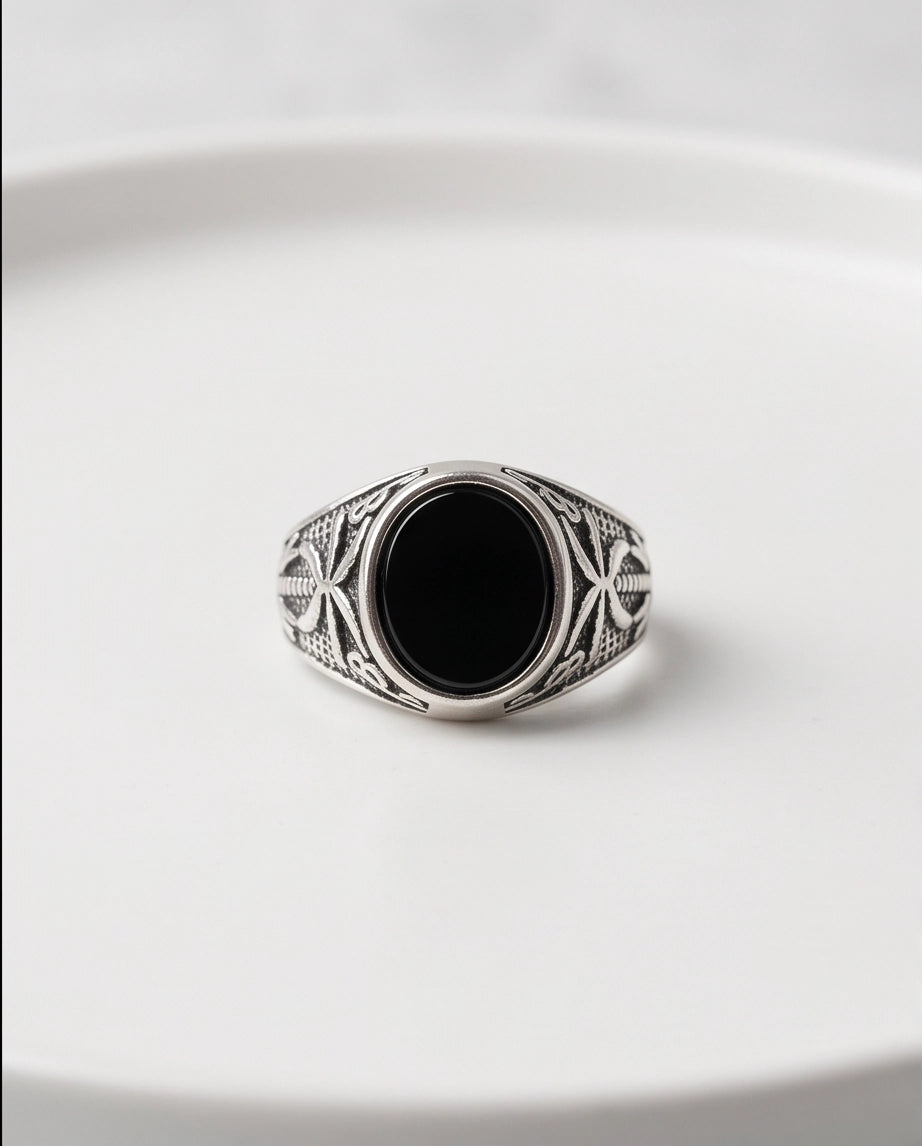 Onyx-Style Oval Cabochon Palm Tree Motif Silver Ring