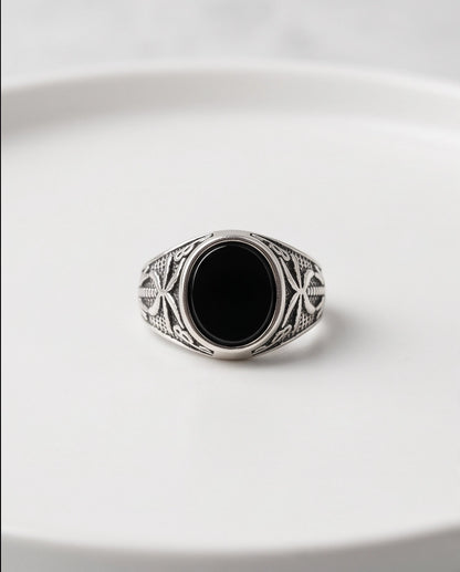Onyx-Style Oval Cabochon Palm Tree Motif Silver Ring