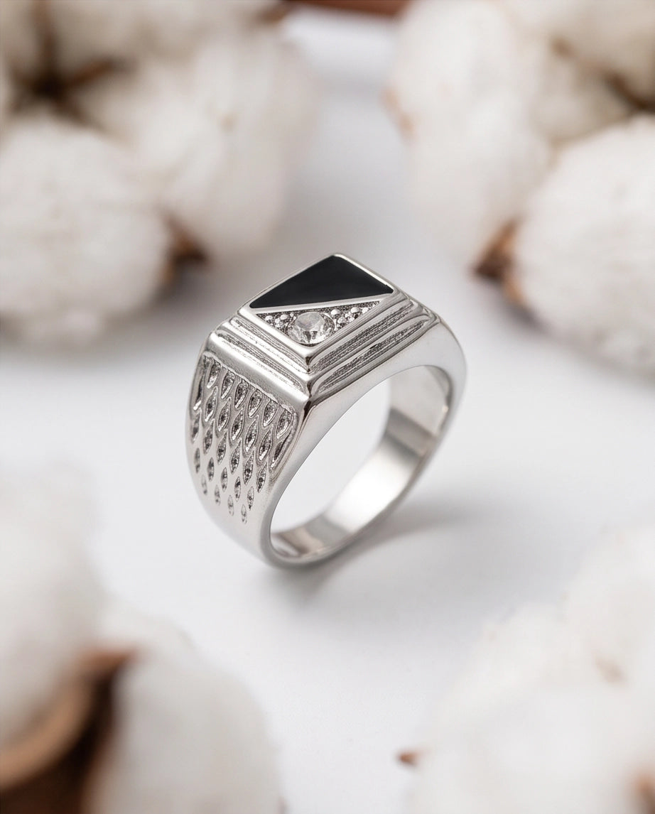 Onyx Inlay & Clear Gemstone Split-Face Mesh Band Silver Ring
