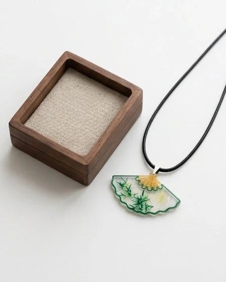 Artistic Green Bamboo Fan Pendant Necklace