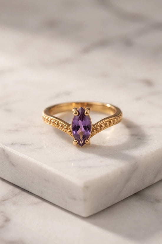 Vintage 14K Gold Marquise Amethyst Filigree Ring