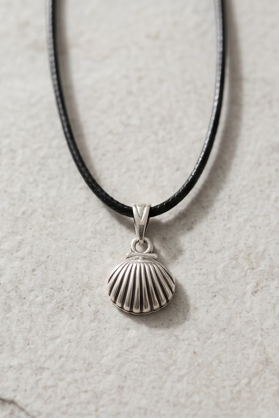 Silver Retro Scallop Seashell Necklace