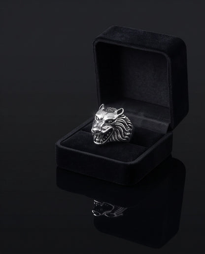 Howling Alpha Wolf Sculpted Ring