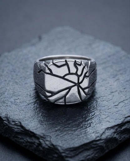Shattered Earth Cracked Signet Ring