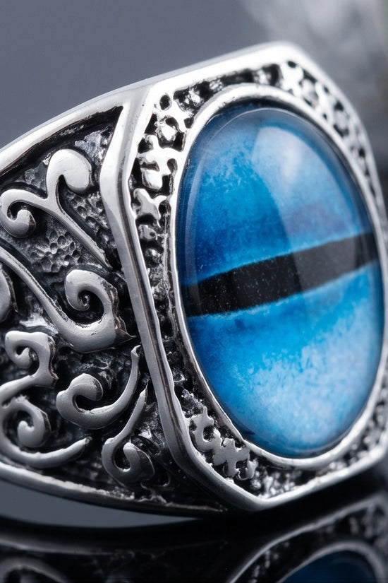 Vintage Sterling Silver Celtic Blue Eagle's Eye Ring