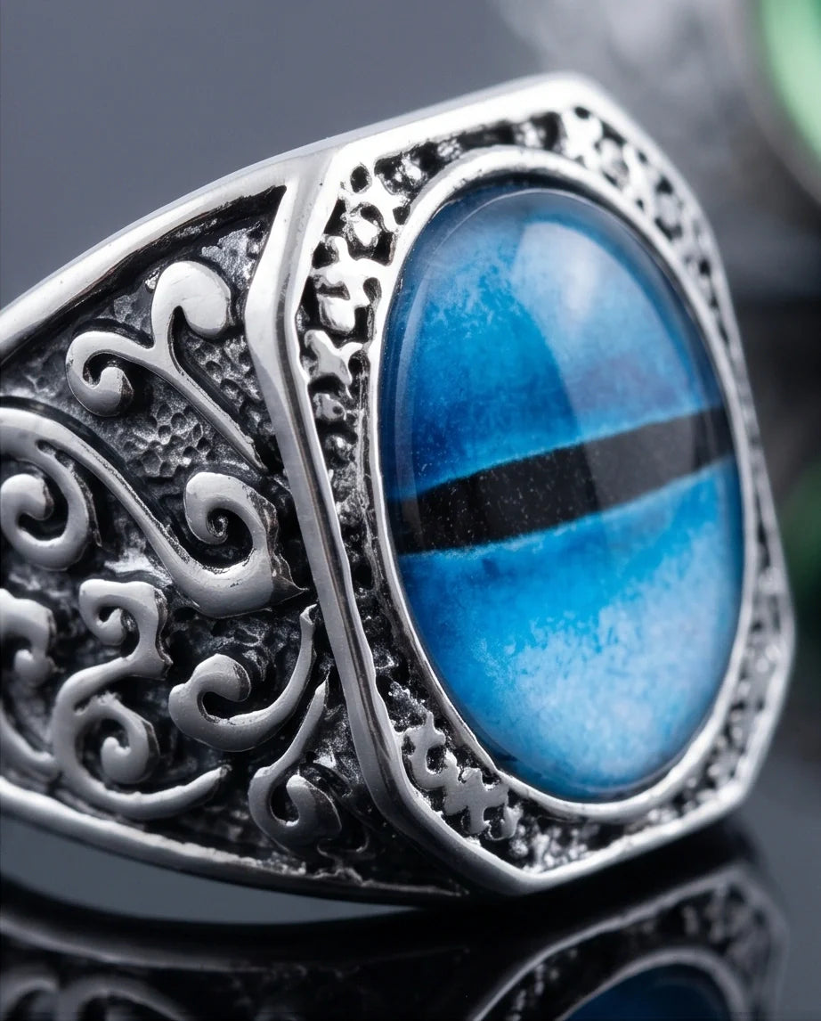 Vintage Sterling Silver Celtic Blue Eagle's Eye Ring