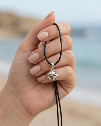 Silver Retro Scallop Seashell Necklace