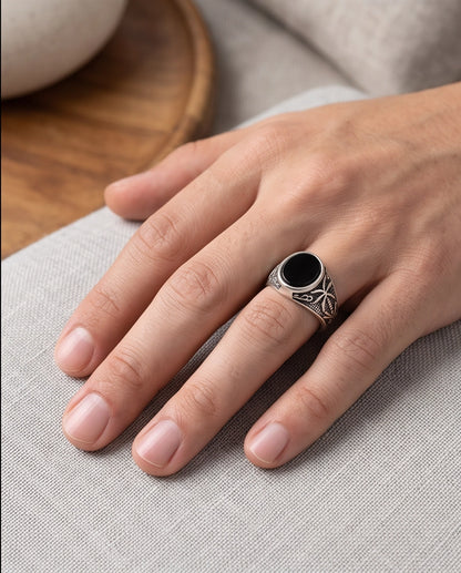 Onyx-Style Oval Cabochon Palm Tree Motif Silver Ring