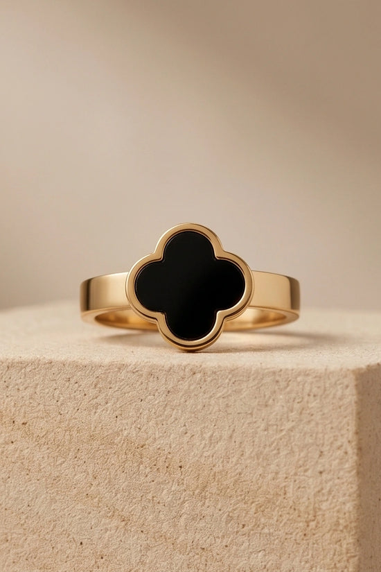Golden Onyx Clover Minimalist Ring