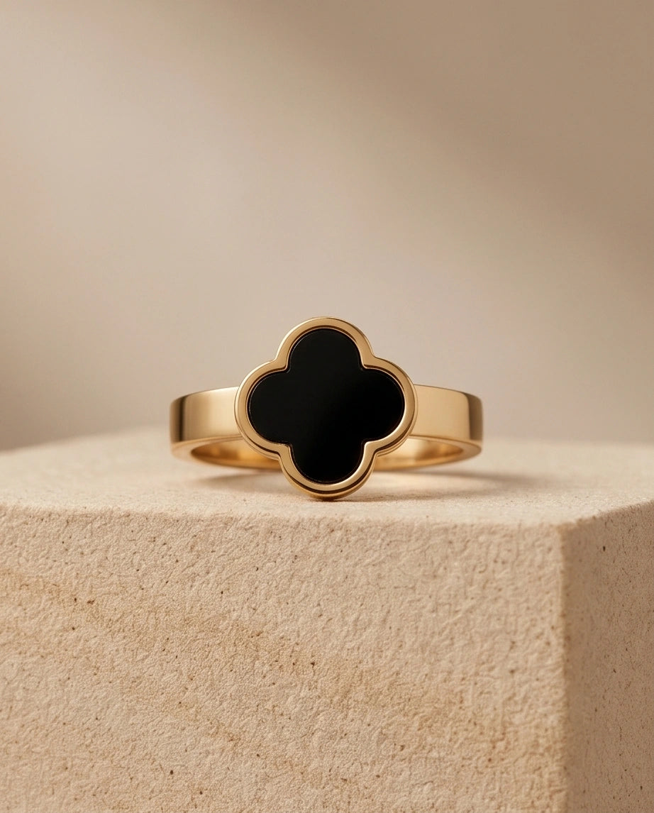 Golden Onyx Clover Minimalist Ring