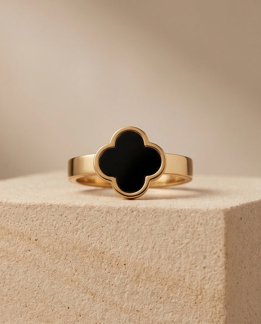 Golden Onyx Clover Minimalist Ring