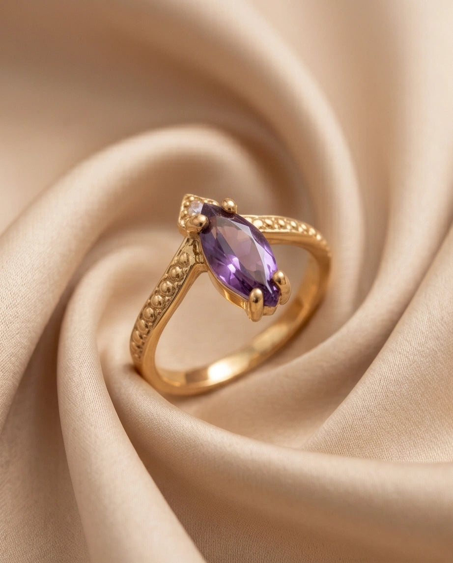 Vintage 14K Gold Marquise Amethyst Filigree Ring