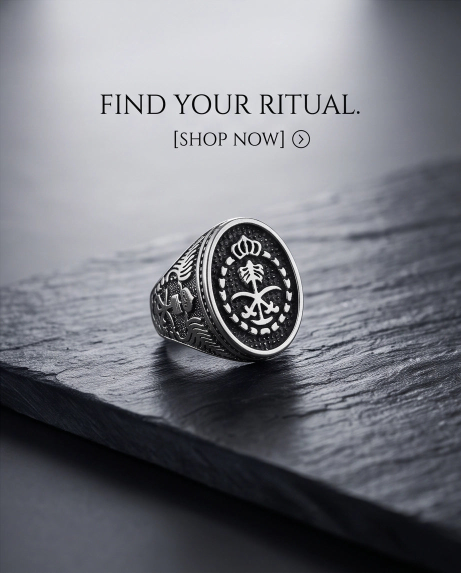 Royal Crest Stippled Signet Ring