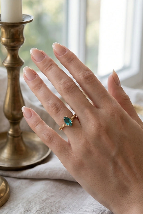 Vintage 14K Gold Marquise London Blue Topaz Chevron Ring