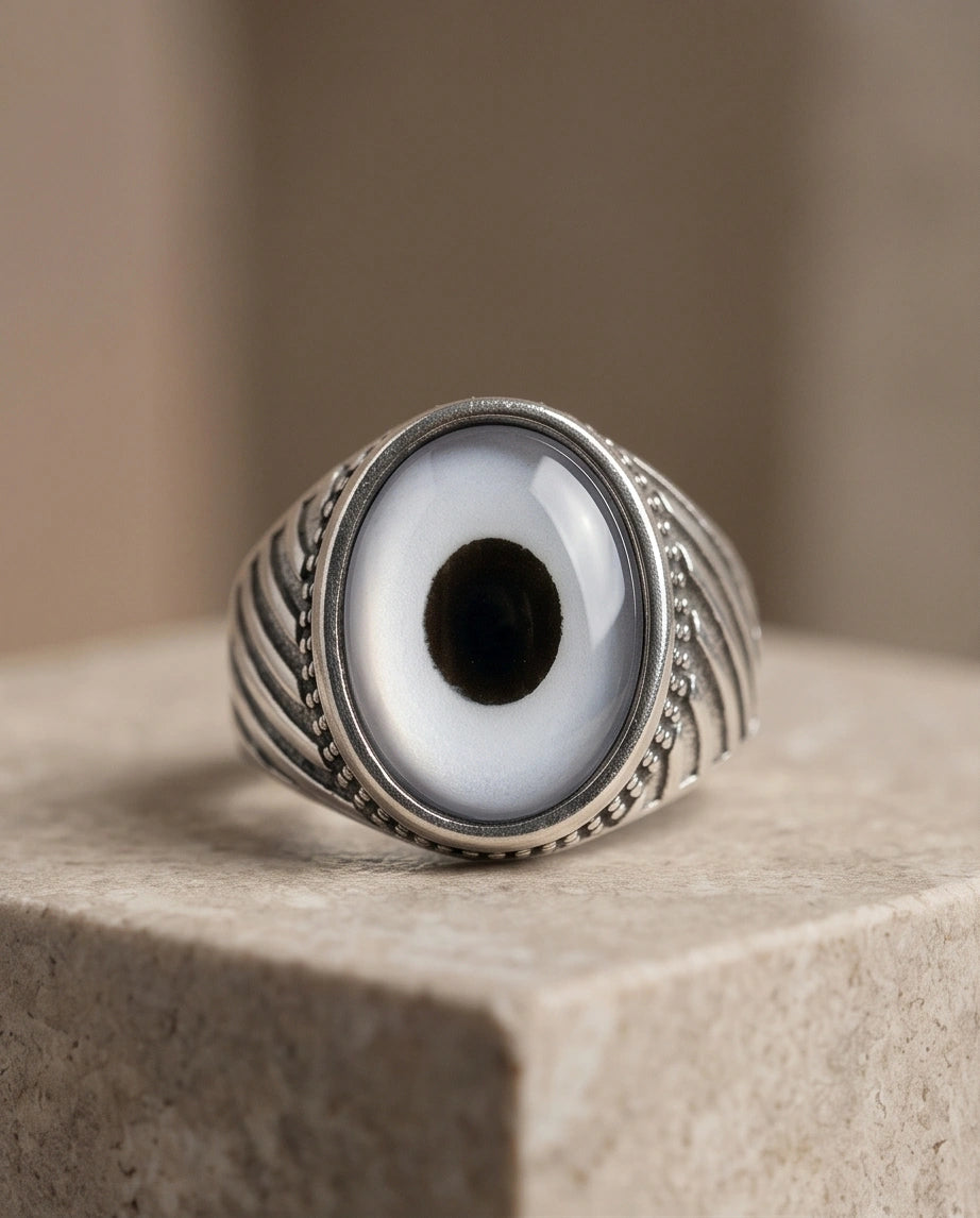 Vintage Sterling Silver Silver-Gray Wolf's Eye Statement Ring