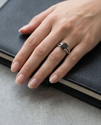 Sterling Silver Round-Cut Split Shank Black Onyx Ring