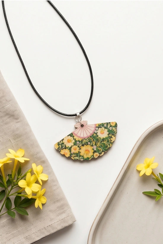 Vintage Floral Hand-Fan Pendant Necklace