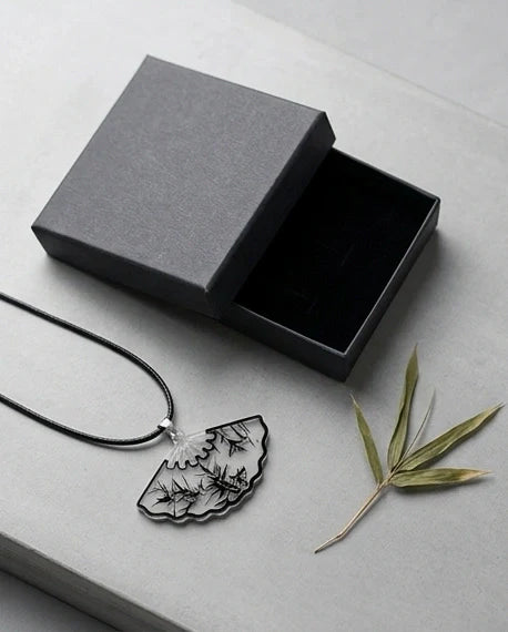 Artistic Bamboo Fan Pendant Necklace