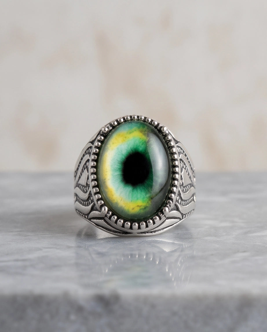Emerald-Yellow Cat-Eye Cabochon Ornate Scrollwork Silver Ring