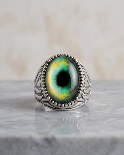 Emerald-Yellow Cat-Eye Cabochon Ornate Scrollwork Silver Ring