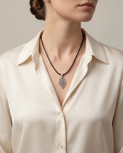Silver Retro Textured Leaf Necklace