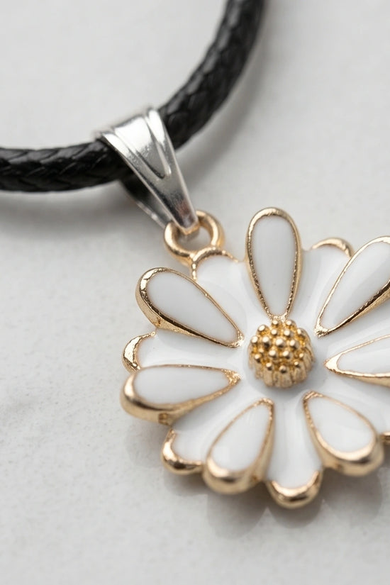 Gold and White Textured Daisy Necklace