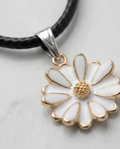 Gold and White Textured Daisy Necklace