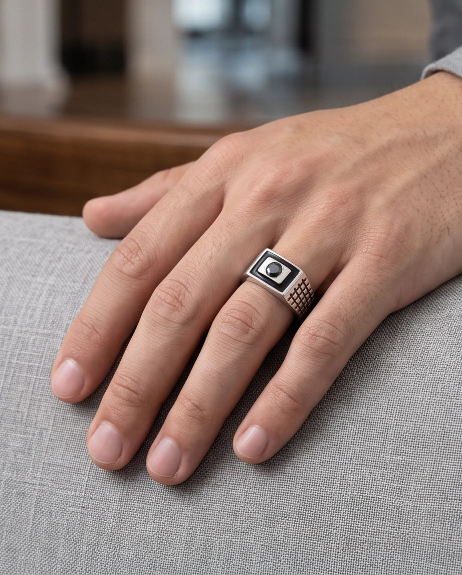 Brilliant Round Faceted Black Onyx-Inlay Grid-Shoulder Silver Ring