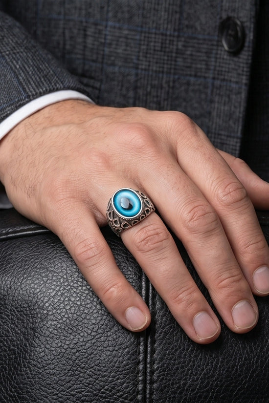 Vintage Sterling Silver Gothic Oceanic Cat's Eye Ring