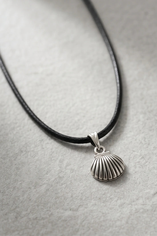 Silver Retro Scallop Seashell Necklace
