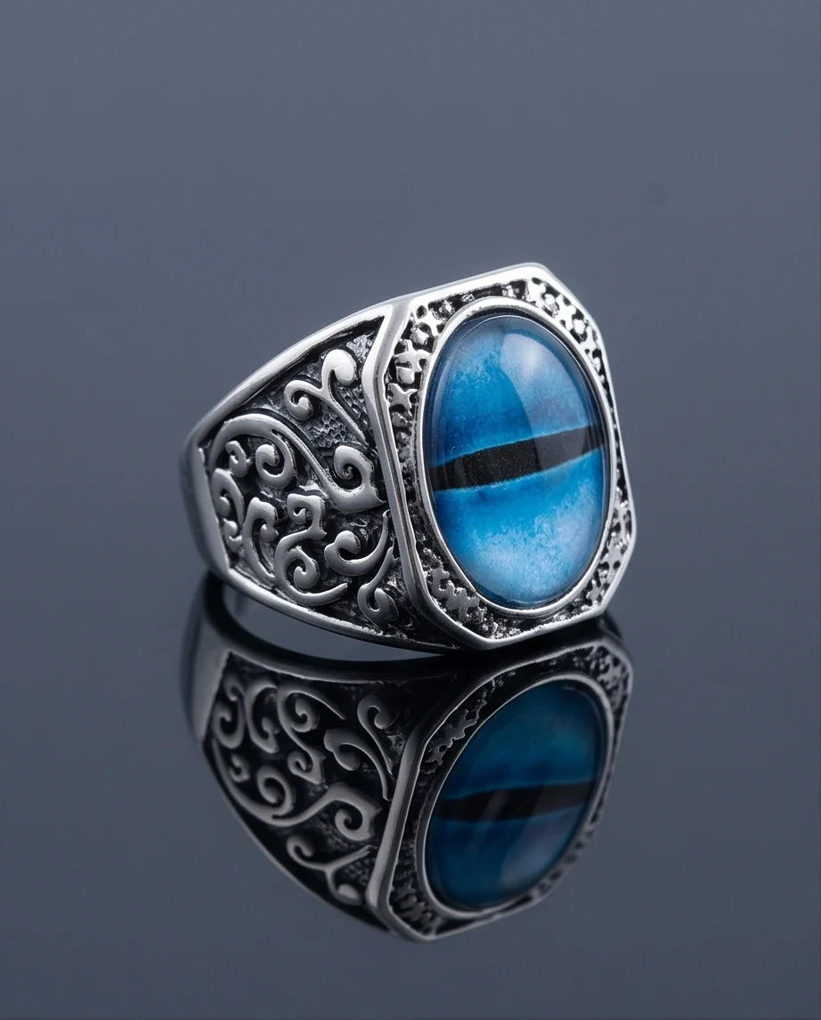 Vintage Sterling Silver Celtic Blue Eagle's Eye Ring