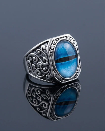 Vintage Sterling Silver Celtic Blue Eagle's Eye Ring