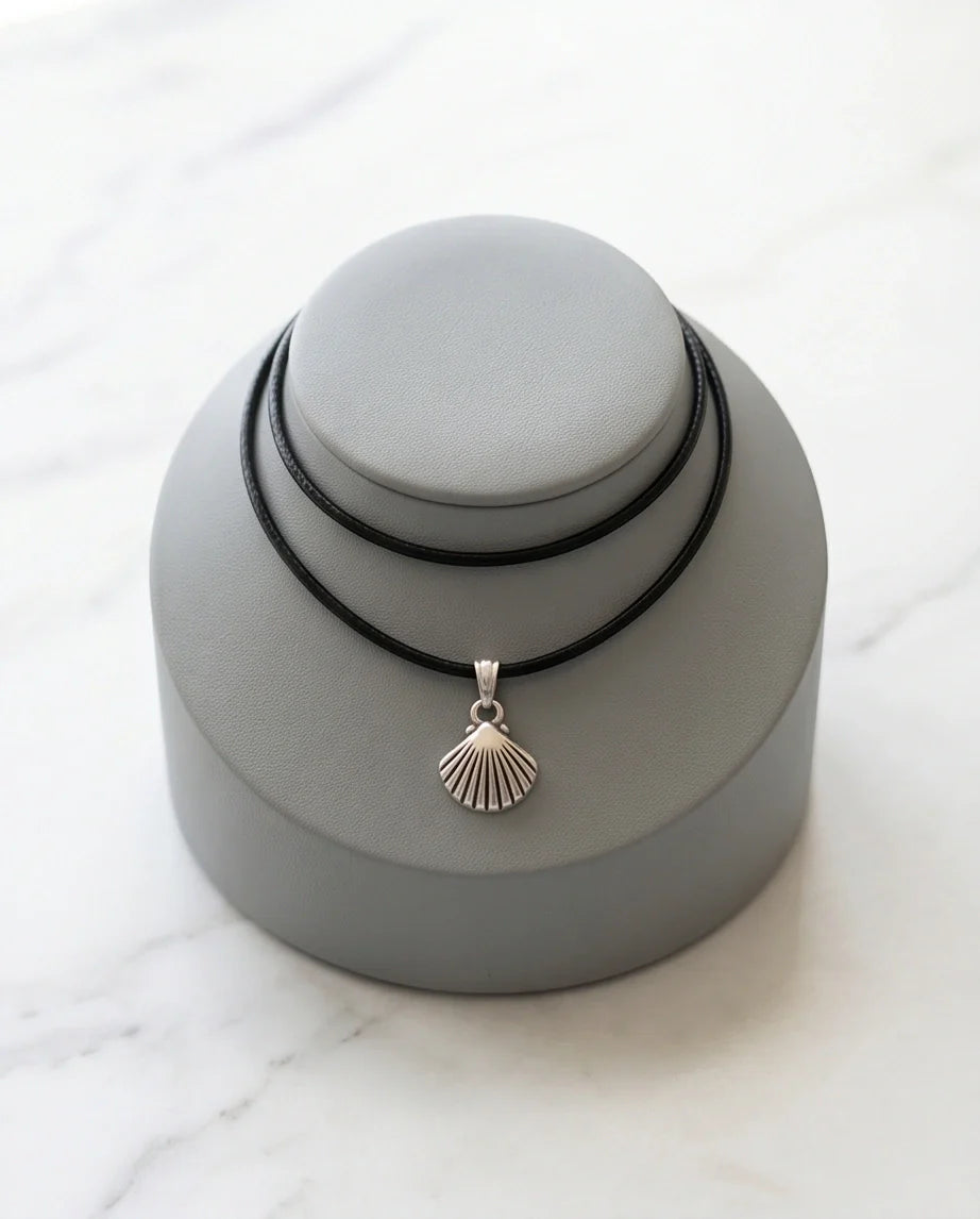 Silver Retro Seashell Pendant Necklace