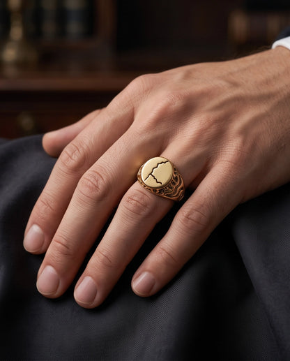 Fissure Medallion Gold Signet Ring