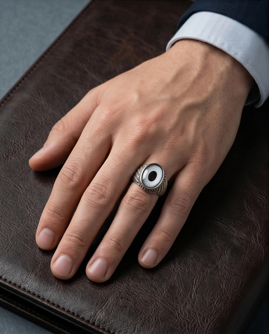 Vintage Sterling Silver Silver-Gray Wolf's Eye Statement Ring