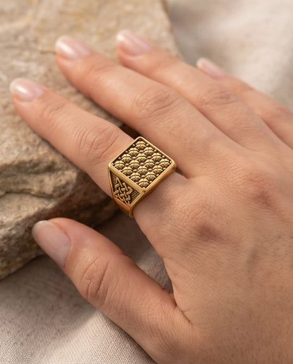 Clover Grid Gold Signet Ring