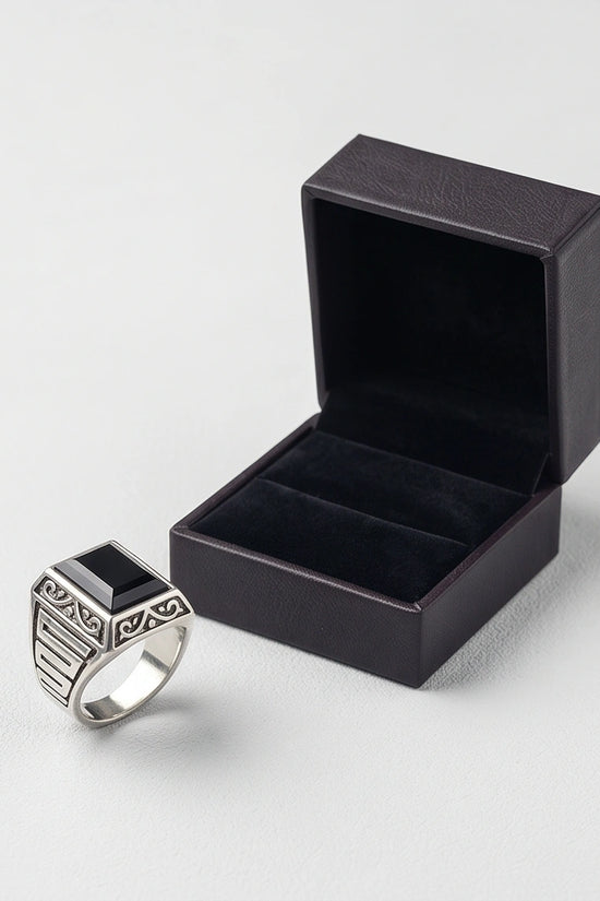 Imperial Onyx Horizon Signet Ring