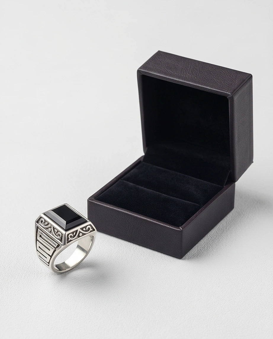 Imperial Onyx Horizon Signet Ring