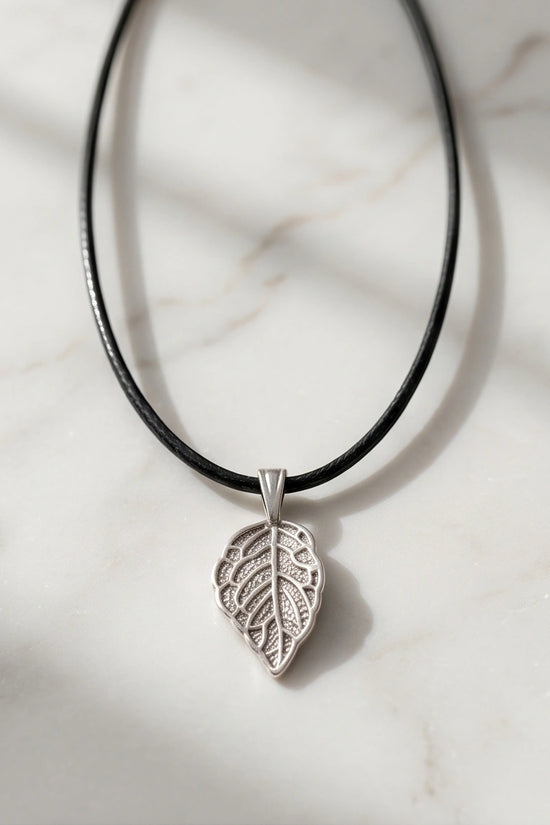 Silver Retro Textured Leaf Necklace