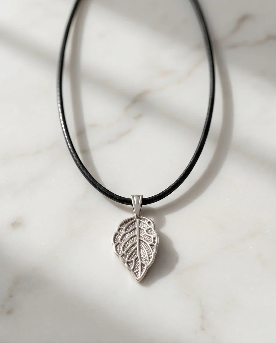 Silver Retro Textured Leaf Necklace