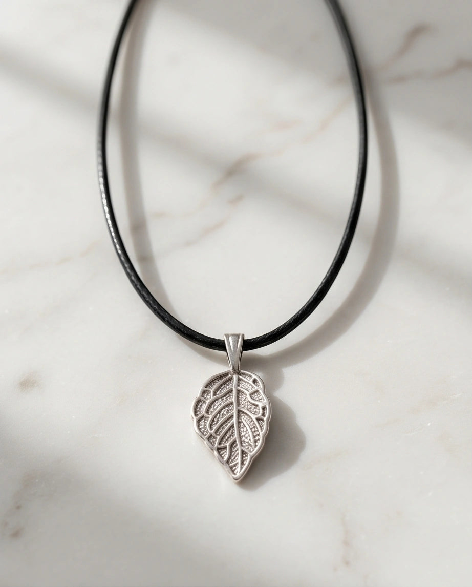 Silver Retro Textured Leaf Necklace