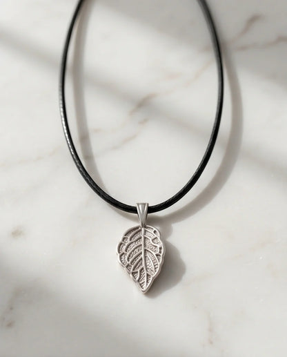 Silver Retro Textured Leaf Necklace