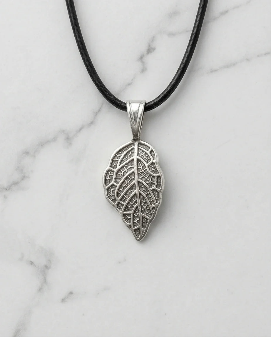 Silver Retro Textured Leaf Necklace